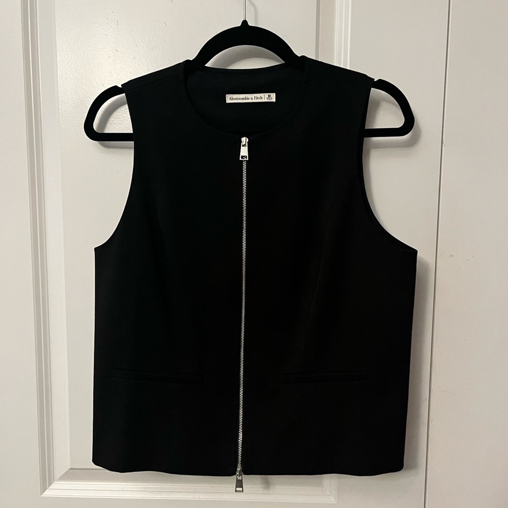 Abercrombie & Fitch Black Zip-Front Sleeveless Top